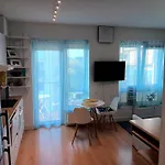 Good Price, Location, Self Check-In, Tidy Cozy Flat