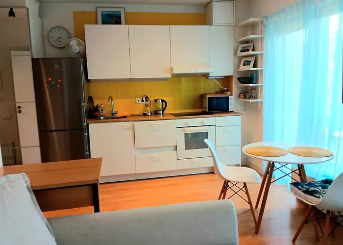 Good Price, Location, Self Check-In, Tidy Cozy Flat